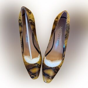 Yellow Snake Print Women's Shoes (Brand New)